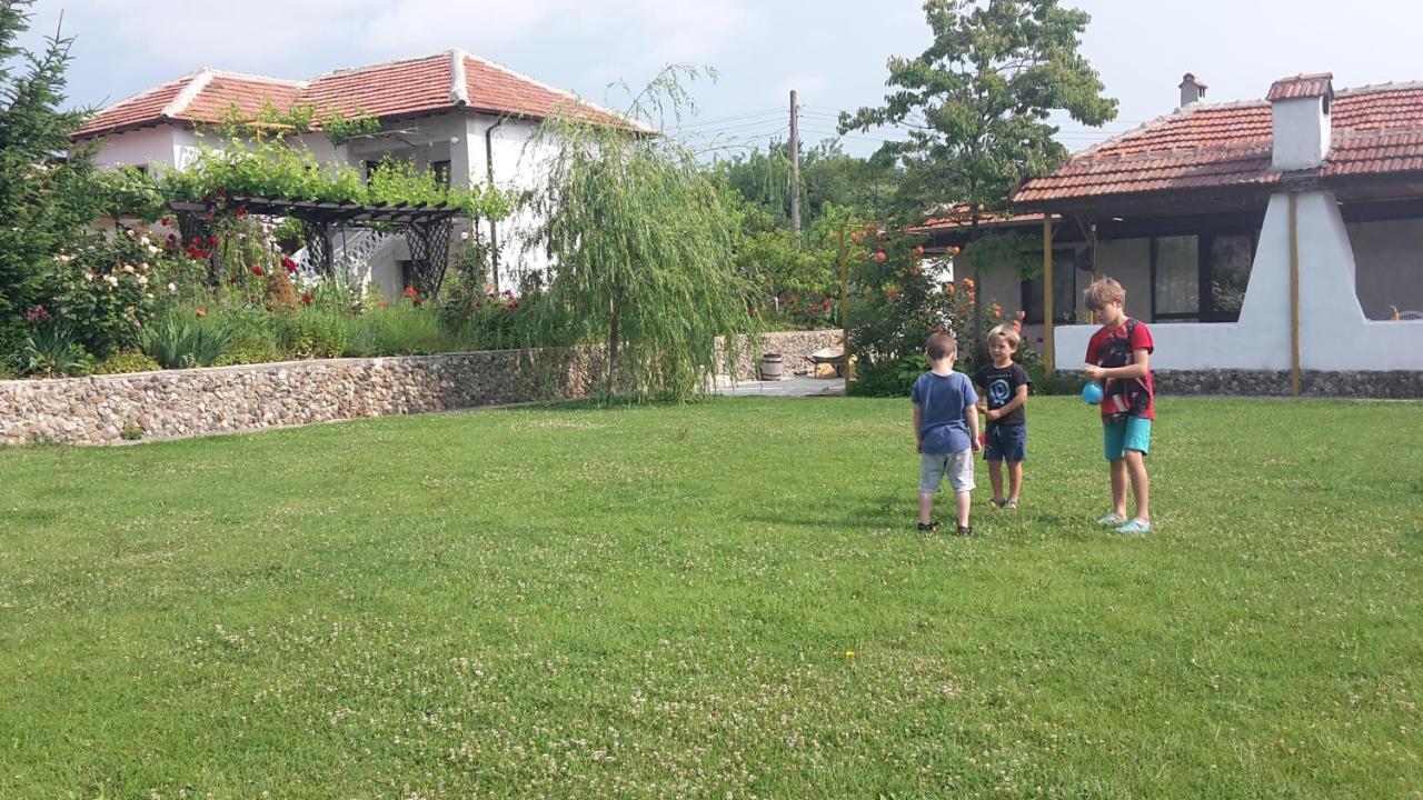 Family Hotel Belvedere Dŭlgopol Exterior foto